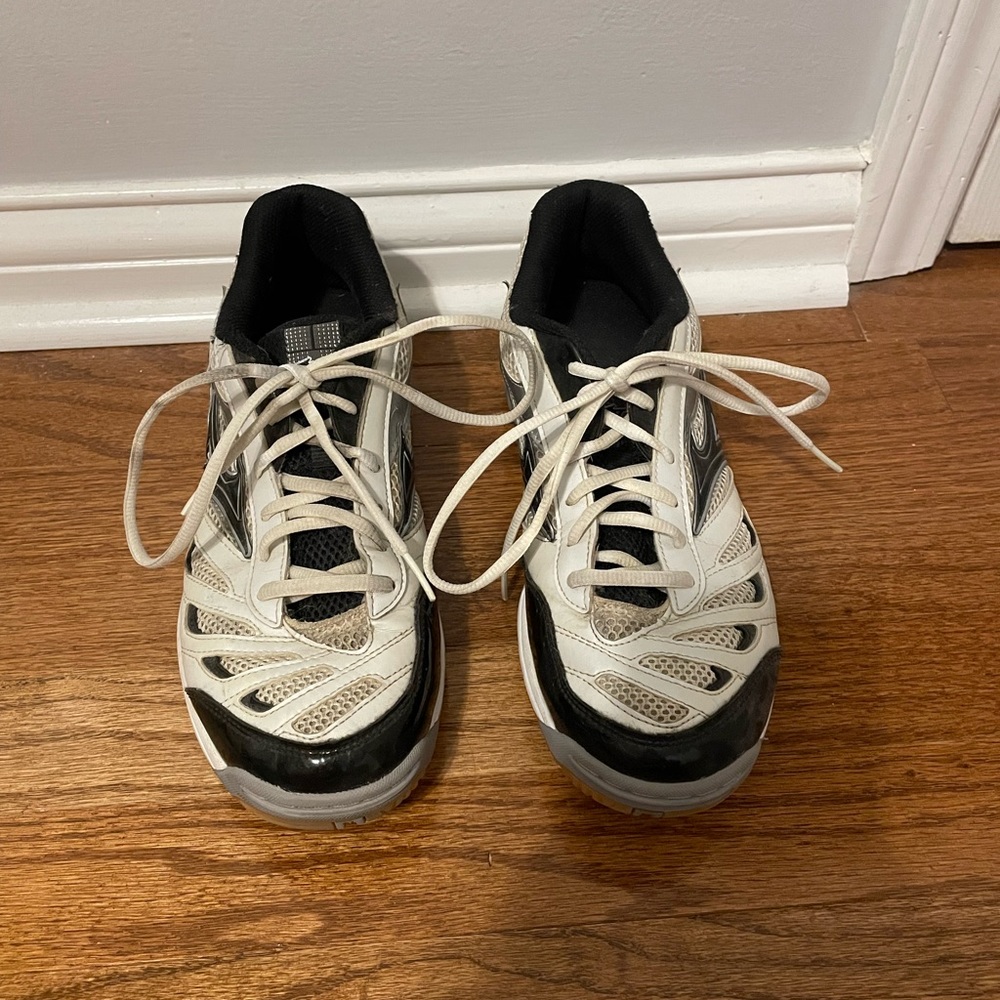 Womens Mizuno sports shoes